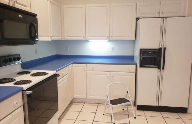1011 N Layman Ct Gallery 4