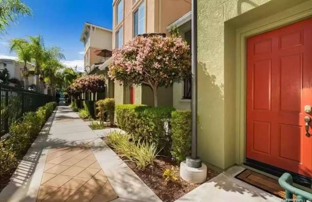Designer Kearny Mesa 2br/2ba Townhome in Tribeca at Spectrum photos photos