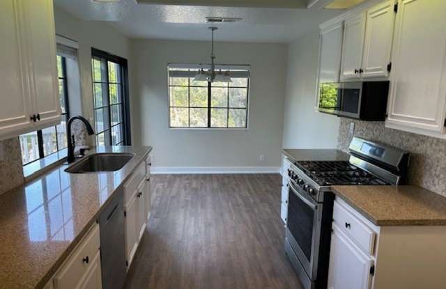 Seabridge: Upper 2 Bedroom 2 Bath Condo, - 20362 Bridgeside Lane, Huntington Beach, CA 92646