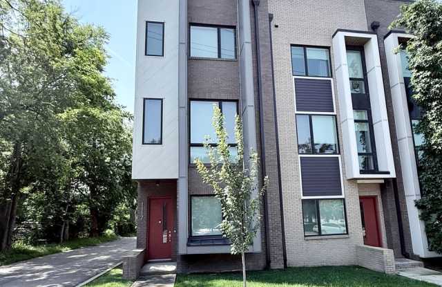 3 bedroom/3.5 baths/ 12th S Gallery 3