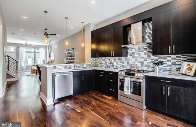740 S CHRIS COLUMBUS BOULEVARD photos photos