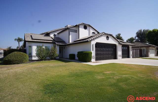 Luxury 4 Bed, 3 Bath Home in 93312 – Fully Equipped with Pool Gallery 3