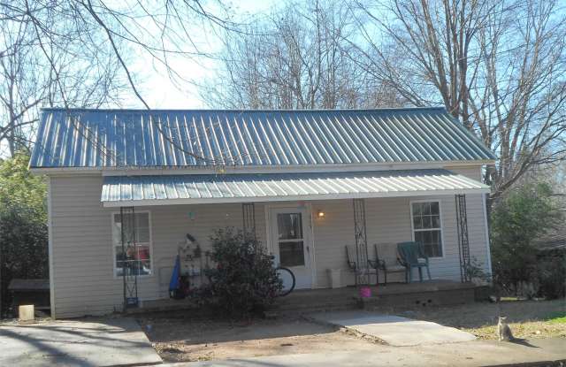 905 Williams St - 905 East Williams Street, LaGrange, GA 30240