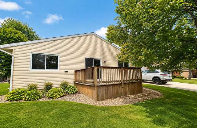 1817-1819 Sawmill Pl Mansfield OH 44904 photos photos