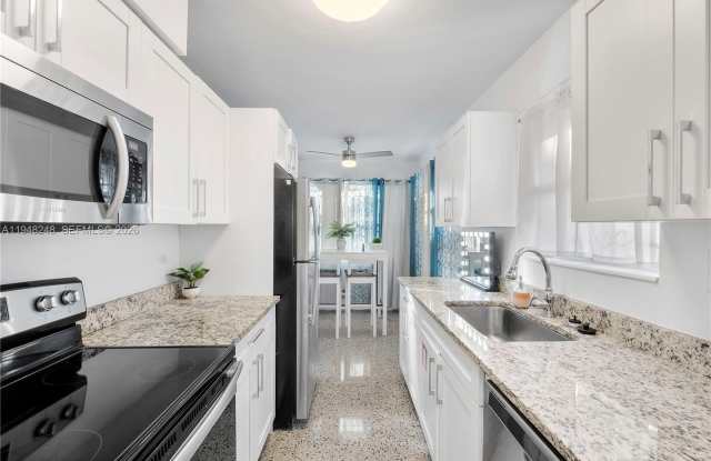 1821 SW 11th Ct photos photos