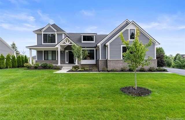 6142 Stonewood Drive Gallery 2