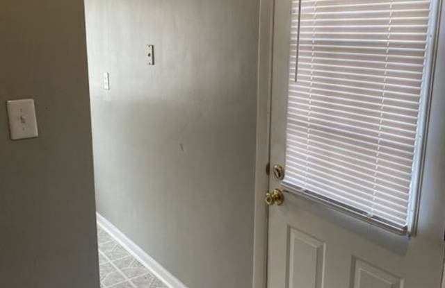 2812 Forest Manor Avenue Gallery 4
