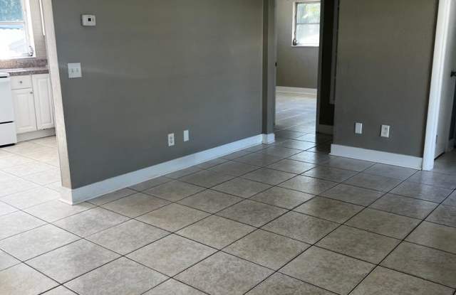 4920 York - Keystone Properties Gallery 4