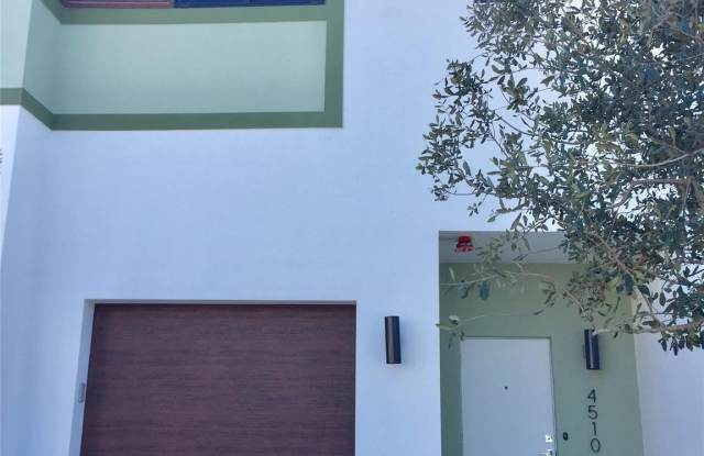 4510 NW 8TH Court Gallery 3