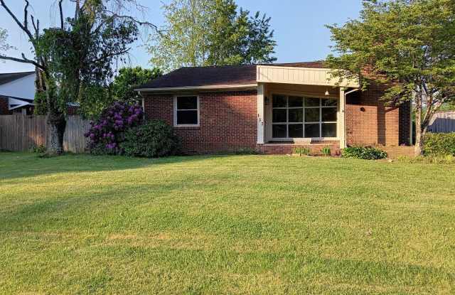 3 Bedroom / 1 Bath Home - Johnson City, TN photos photos
