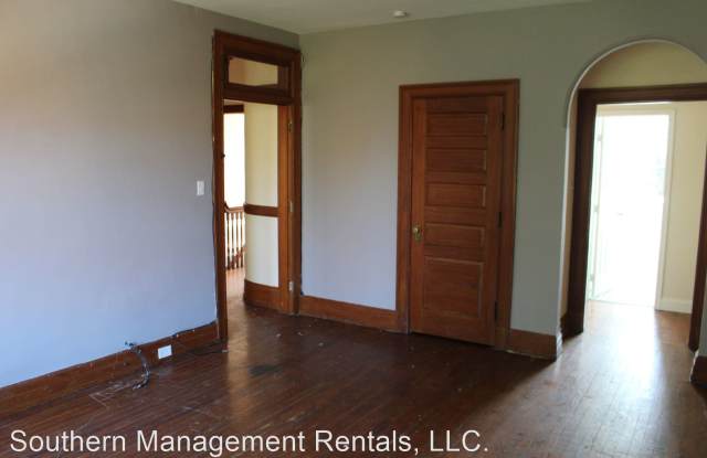 32 N Queen St 3rd fl Apt #4 Gallery 2