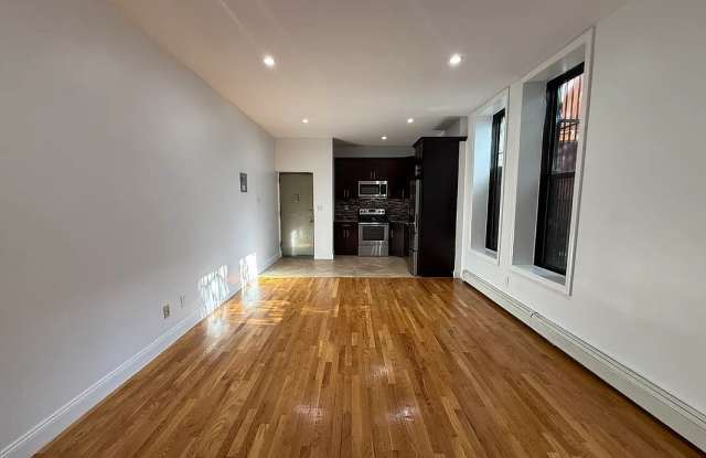 460 Throop Ave Gallery 4