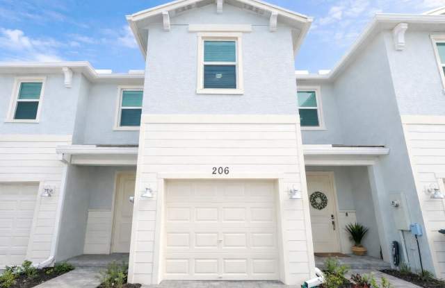 206 SE Woodbark Street unit: 206 photos photos