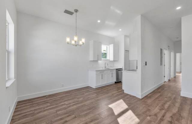 1573 W 16th Street, Riviera Beach, FL 33404 Gallery 4