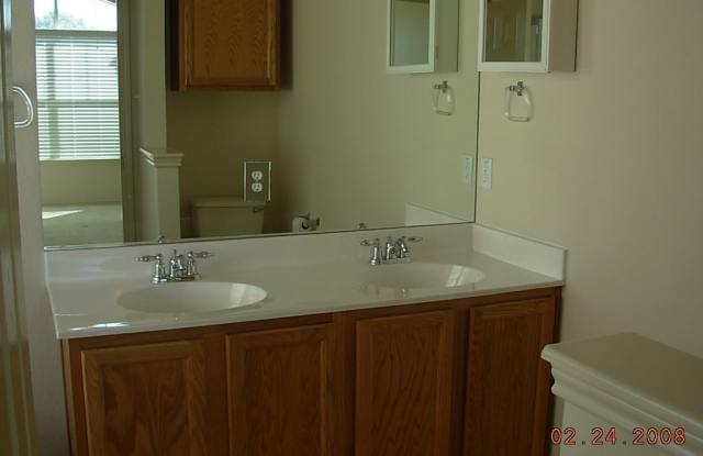 Awesome 3/2.5/2 in Grand Oaks! Gallery 3