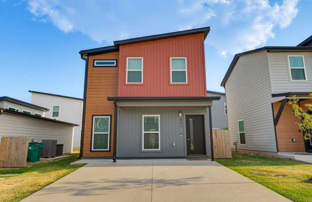 Low maintenance desirable living at Featherston Village photos photos