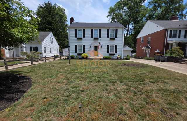 BEAUTIFUL AND UNIQUE 4 BR HOME ACROSS CAMPUS photos photos