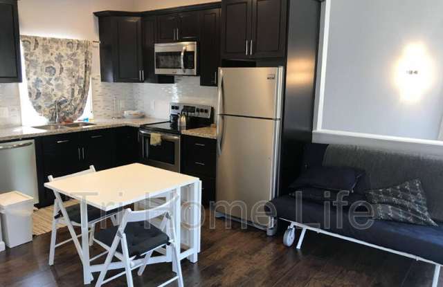 1652 N Gaylord St photos photos