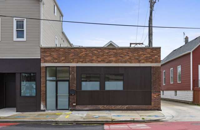 3121 N California photos photos