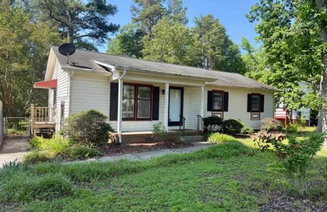Three bedroom, 1.5 bath house in Elon photos photos