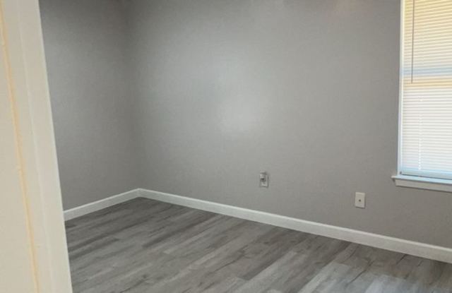 August 2026 Rent free! Gallery 3