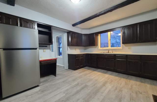 Spacious 5-bedroom, 2-bathroom home in Baroda photos photos