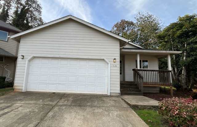 3Bd/2Ba Single Story House - Available to View! - 1320 Classico Court Southeast, Salem, OR 97306