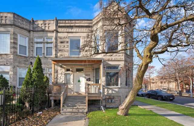 1500 S Trumbull Avenue photos photos