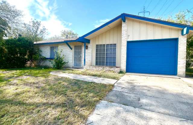 **APPLICATION RECEIVED** AVAILABLE NOW! PET FRIENDLY 3 Bedroom / 1.5 Bath Home In Live Oak, TX! - 12509 Lone Shadow Trail, Live Oak, TX 78233