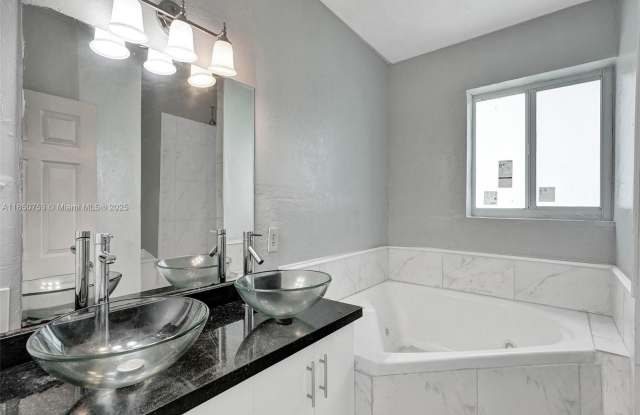3431 Jackson Blvd photos photos
