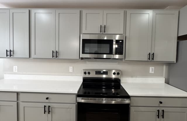 2216 Whittier Ave photos photos