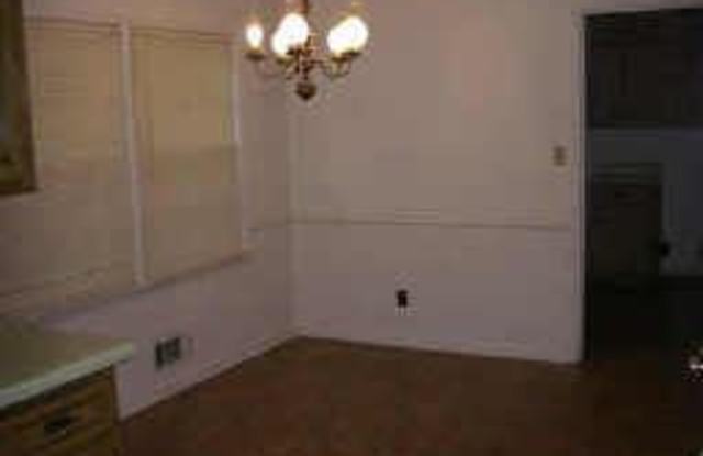 2143 W Chester Circle Gallery 2