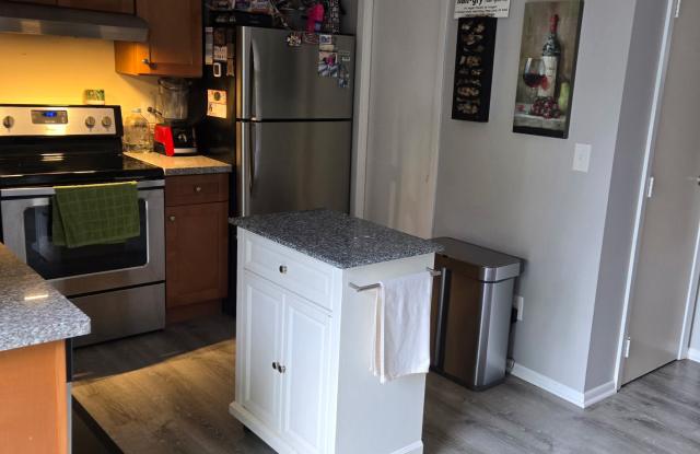 1303 Oakland Avenue photos photos