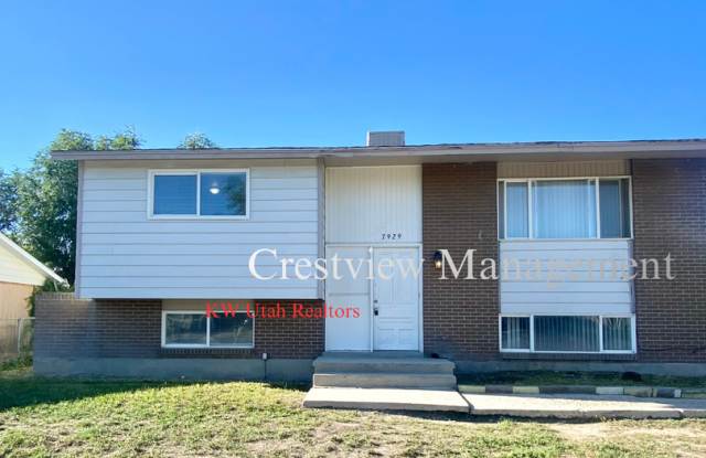 Spacious Home in Magna – Convenient Location! - 7929 West 3320 South, Magna, UT 84044
