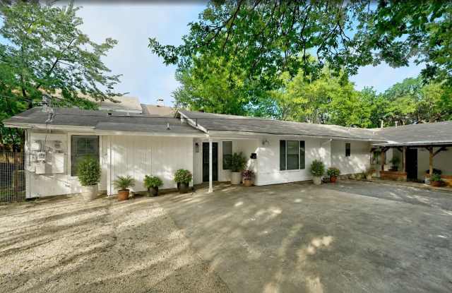 2bed/2bath House in Enfield w/ Huge Fenced in Yard photos photos 2bed/2bath House in Enfield w/ Huge Fenced in Yard photos photos