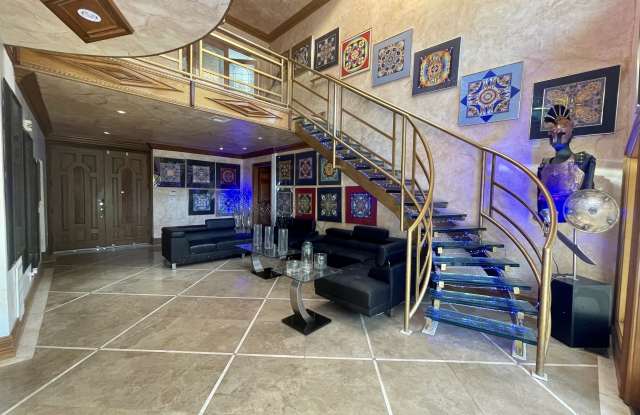 4266 Hillcrest Dr Gallery 3