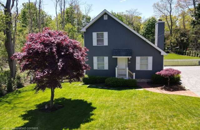 200 Woodbine Drive photos photos