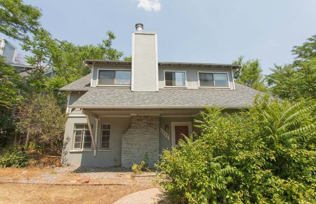 Gorgeous Baseline Home with Beautiful Bright Rooms. Gallery 1
