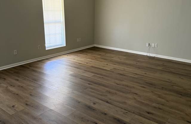 100 Willett Place Boulevard Gallery 4