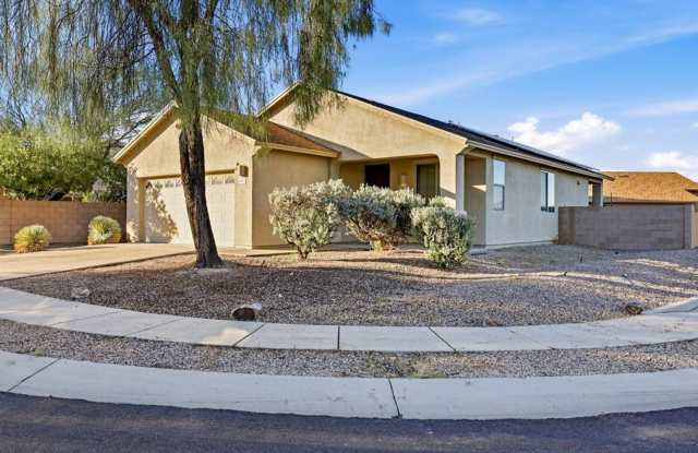 ✨ Beautiful 3-Bedroom Home with Solar & Spacious Backyard ✨ Gallery 3