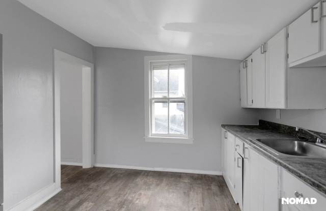 Charming 1BR Duplex in Salem Gallery 4