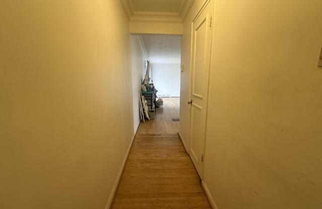 22673 Garrison Street Gallery 3