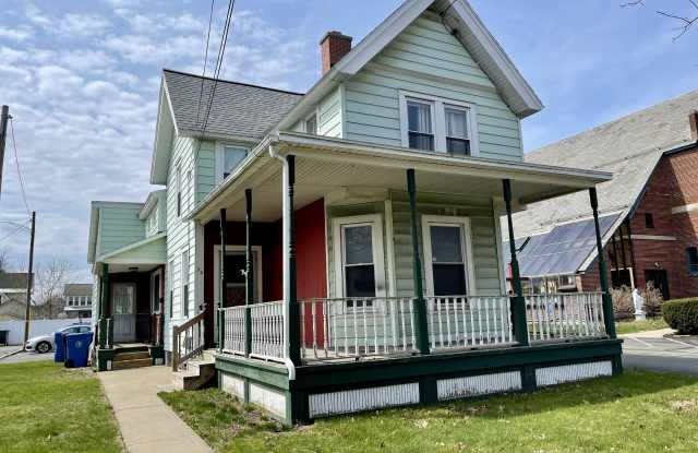 52 Pomeroy Street - 2 photos photos