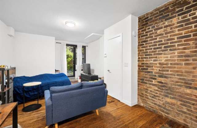 310 West 22nd Street photos photos