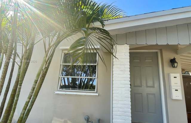 1329 NE 16th Ave photos photos