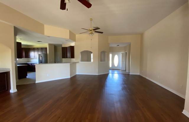 Expansive Home in the Desirable "The Hammocks" in Lynn Haven! *SPECIAL: 1/2 OFF 1st Month for A-D Military!* Gallery 3