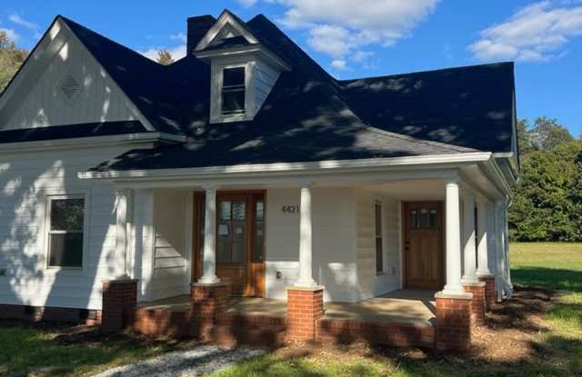 Modern Farmhouse for Rent in Browns Summit NC photos photos