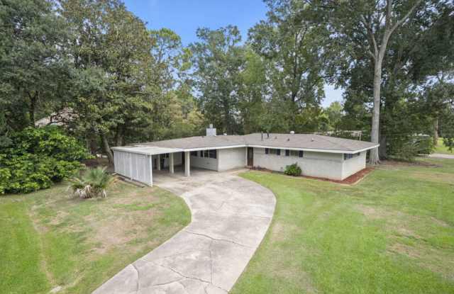8709 Forest Hill Drive Gallery 1