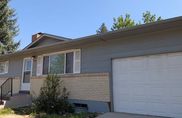 Spacious 4-Bedroom Ranch on Large Lot with Finished Basement photos photos