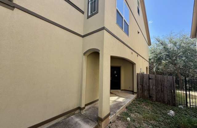 23939 STATELY OAKS Gallery 3